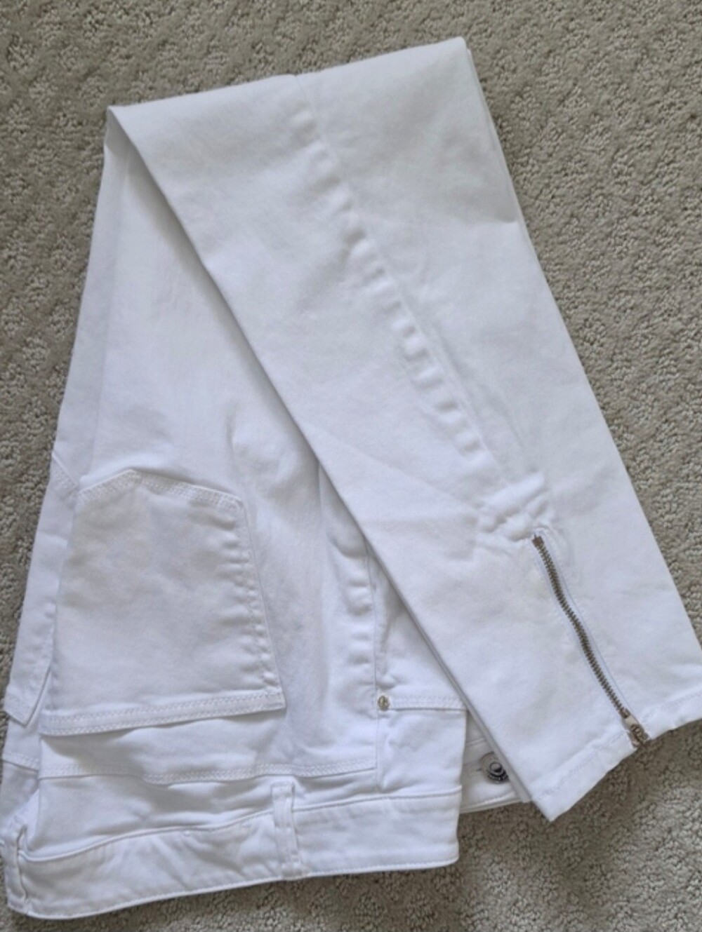 Mid-Rise White Ankle Crop Jeans